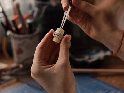 Small decorative object used for focus training